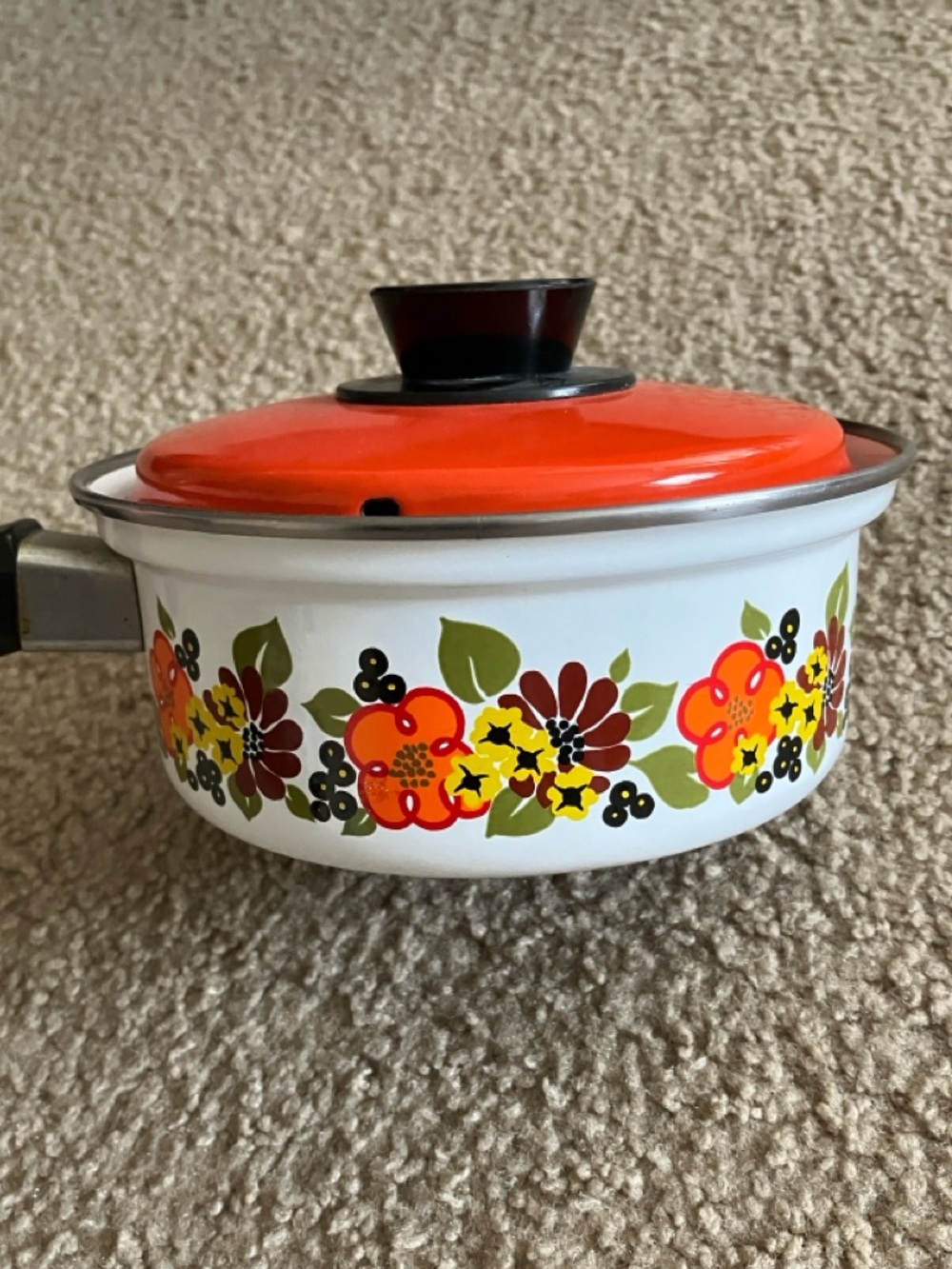 Vintage Floral Enamel Saucepan with Orange Lid - Picture 2 of 10